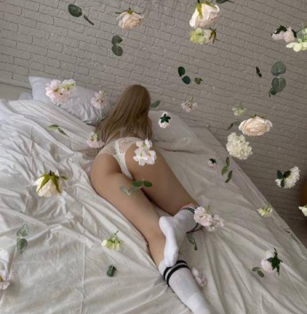 Опыт и креатив в интимной области - мои козыри. Мои услуги включают разнообразные эротические массажи, оральный и классический секс, ролевые и фетиш игры. Я гарантирую полную конфиденциальность и доведу до экстаза каждого моего клиента. Мои фото подтверждают мою привлекательность и сексуальность. У меня есть положительные отзывы, которые смогут заинтересовать даже самых требовательных мужчин. Не откладывай звонок на потом, встречайся со мной уже сегодня! 5359, 21 год